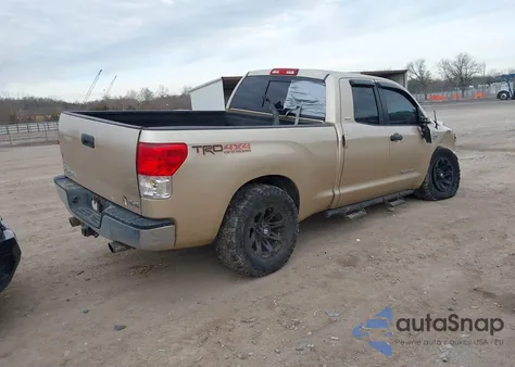 2010 Toyota Tundra Grade 5.7L V8 z USA, uszkodzony, nr VIN 5TFUY5F1XAX117844